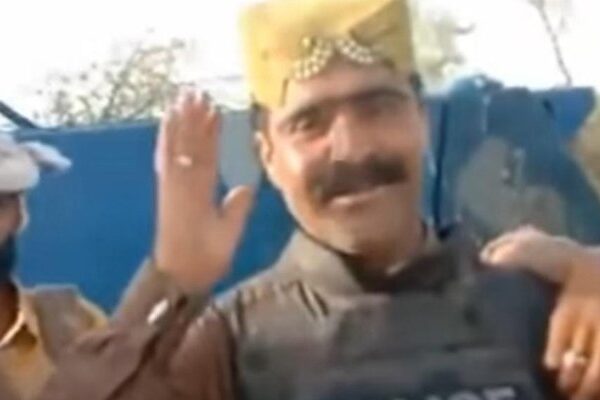 بکتربند پر قبضہ کر کے پولیس کو چیلنج کرنے والا ڈاکو جنگل تیغانی مقابلے میں ہلاک