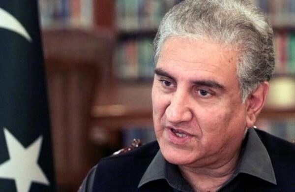 بھارت پاکستان کو نیچا دکھانے کیلئے منفی حرکتیں کر رہا ہے: وزیر خارجہ