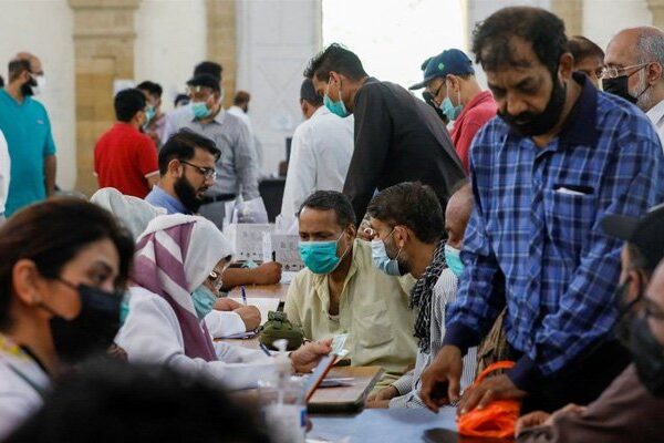 کراچی میں سائنو فارم، سائنو ویک اور ایسٹرا زینیکا نایاب