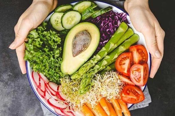 ادھیڑ عمر خواتین بھی سبزیاں کھا کر دل صحتمند رکھ سکتی ہیں