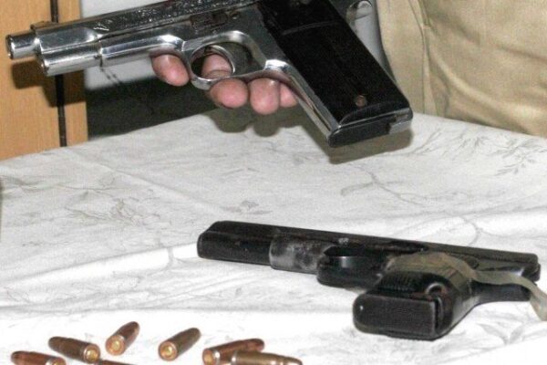 وفاقی کابینہ نے اسلحہ لائسنسوں پر پابندی ختم کر دی