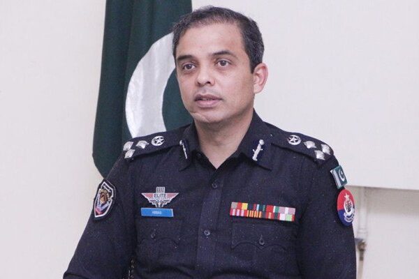 سی سی پی او پشاور کا افغان طالبہ فرشتہ کے الزامات کی تحقیقات کا حکم