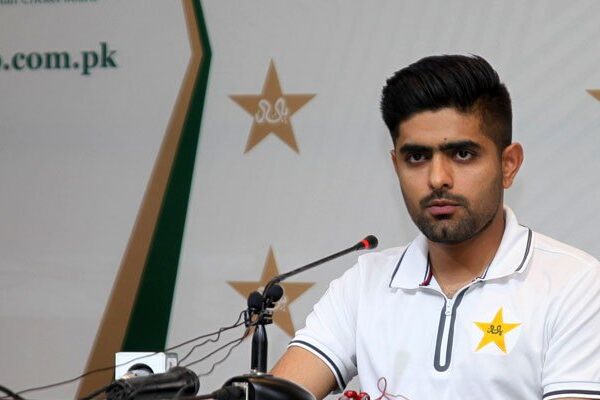 بابر اعظم بھی ورلڈ کپ کیلئے منتخب ٹیم سے غیر مطمئن، نیا پنڈورا بکس کھل گیا