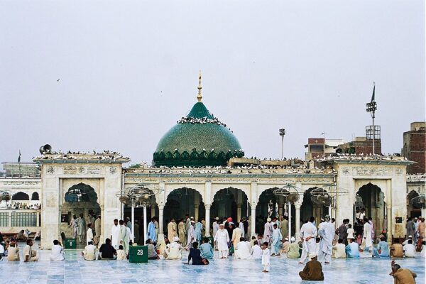 سید علی ہجویری کے دیوانے