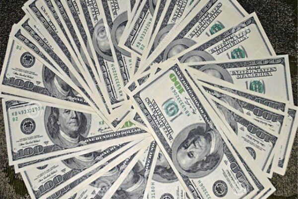 ڈالر کی قدر میں اضافے کا تسلسل برقرار