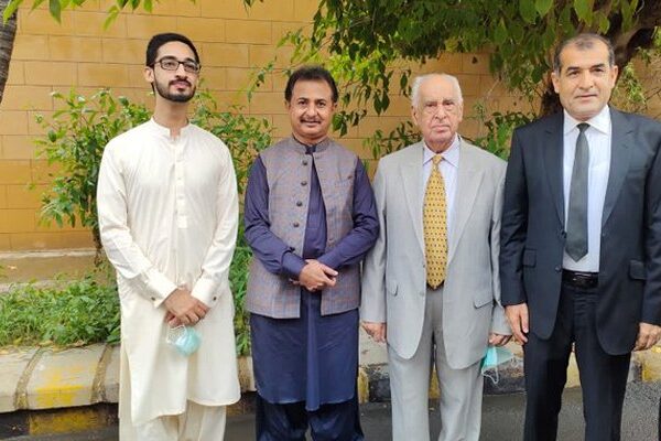 سابق وزیراعلیٰ سندھ غوث علی شاہ پی ٹی آئی میں شامل