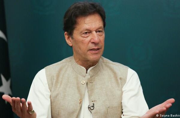 دوسروں کی جنگ لڑ کر اپنے ملک کو تباہ نہیں کرسکتے، عمران خان