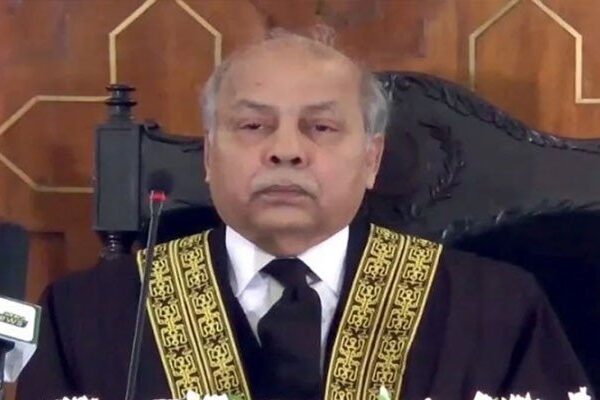 پختونخوا میں کرپشن اتنی زیادہ ہے کہ عوام کو کچھ ڈلیور نہیں ہو سکتا: چیف جسٹس