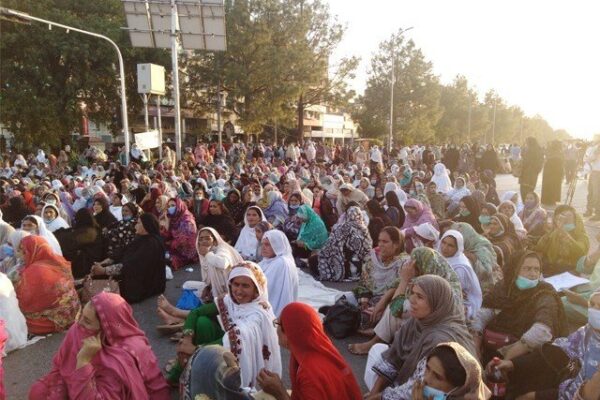 فرسٹ لیول سپروائزرنہ بنانے اور الاؤنسز کی عدم ادائیگی پر لیڈی ہیلتھ وركرز کی ہڑتال