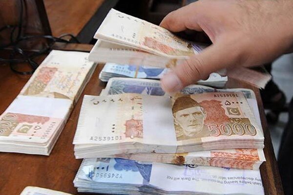 کس حکومت نے سب سے زیادہ قرضہ لیا؟