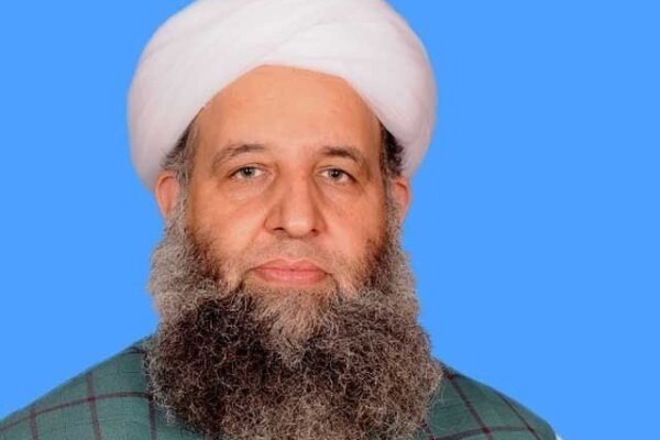 پاکستانیوں کیلیے جلد عمرہ کی اجازت مل جائیگی، نورالحق قادری