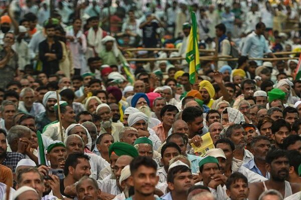 متنازع زرعی قوانین کیخلاف بھارت میں لاکھوں کسانوں کی احتجاجی ریلی