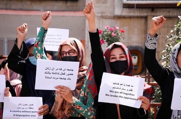 طالبان کے ’گڑھ‘ قندھار میں طالبان کے خلاف مظاہرہ