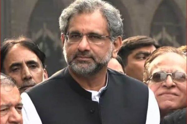 حکومت 76 سال کے چیئرمین نیب کو خلاف قانون توسیع دینا چاہتی ہے، شاہد خاقان عباسی