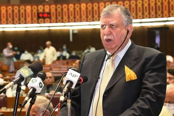 وزیراعظم کا وزیر خزانہ شوکت ترین کو سینیٹر بنانے کا فیصلہ
