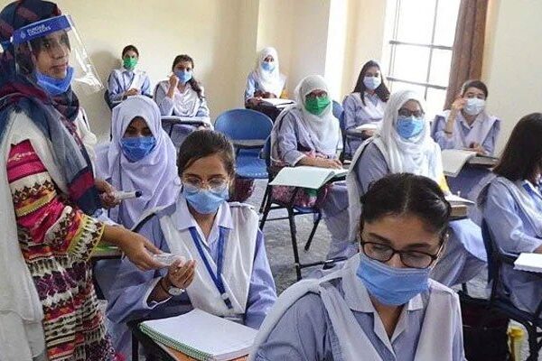 ’کورونا ویکسین کے بغیر طلبہ اب نہ امتحان دے سکیں گے نہ ہی پریکٹیکلز‘