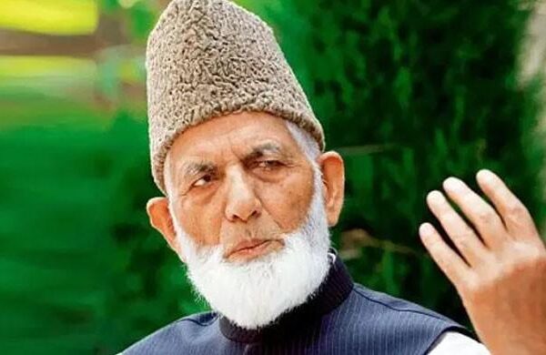 سینیئر کشمیری حریت رہنما سید علی گیلانی انتقال کر گئے