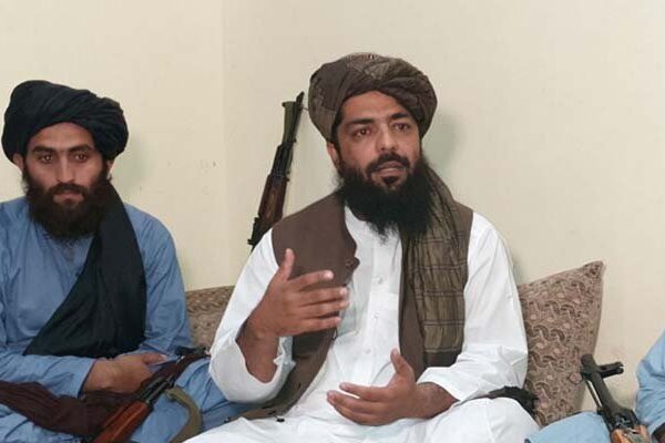 افغان خواتین کو مردوں کے ساتھ کام کرنے کی اجازت نہیں ہونی چاہیے: طالبان رہنما