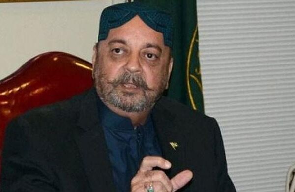 نیب ٹیم آغا سراج درانی کو گرفتار کیے بغیر 15 گھنٹے بعد واپس روانہ