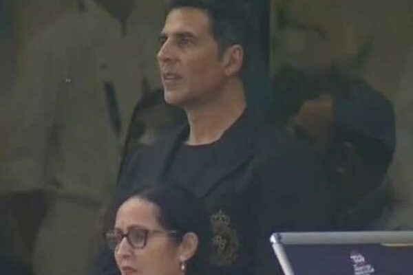 بھارت کی ہار پر اسٹیڈیم میں موجود اکشے کا منہ کھلے کا کھلا رہ گیا