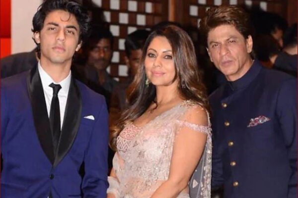 آریان خان والدین کی شادی کی سالگرہ پر رہائی نہ ملنے پر آب دیدہ