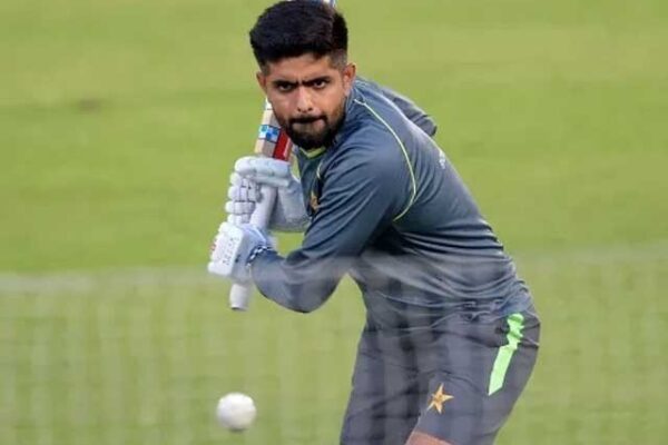 بابر اعظم نے بیٹنگ میں خود غرضی دکھانے کا تاثر مسترد کردیا