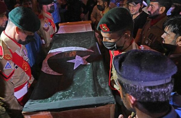محسن پاکستان ڈاکٹر عبدالقدیر خان اسلام آباد کے قبرستان میں سپرد خاک