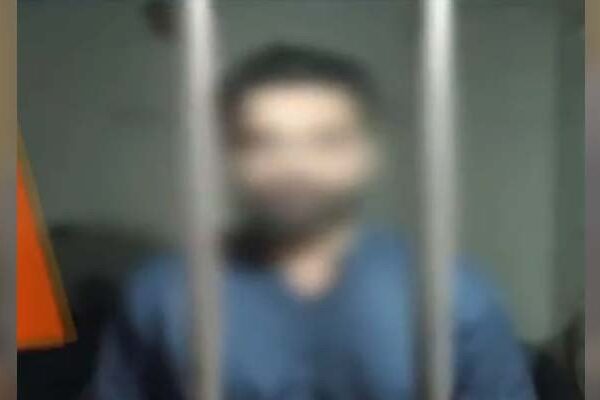 لاہور: نرسز اور لیڈی ڈاکٹرز کی نازیبا ویڈیو بنانیوالا ڈاکٹر گرفتار، ویڈیوز برآمد