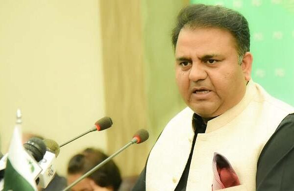 ڈی جی آئی ایس آئی کی تقرری جلد ہوگی، فوج اور حکومت میں کوئی اختلاف نہیں: فواد چوہدری