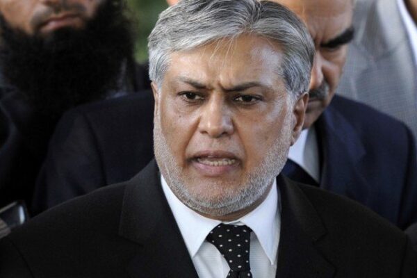 سپریم کورٹ کا فیصلہ آنے تک حلف نہیں اٹھا سکتا، اسحق ڈار