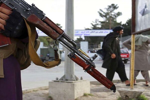 افغان شہر جلال آباد میں فائرنگ، صحافی سمیت 4 افراد ہلاک