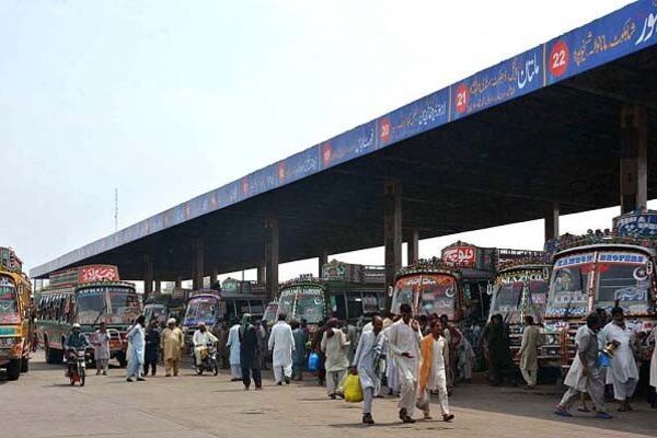 حکومت پابندی کے باوجود بس اڈوں پر ویکسین سرٹیفکیٹ کی جانچ شروع نہ ہو سکی