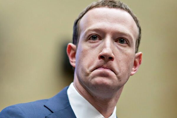 سوشل میڈیا ایپلی کیشنز کی بندش سے زکر برگ کو کتنے ارب ڈالرز کا نقصان ہوا؟