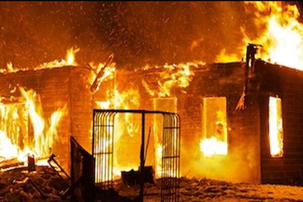 مظفر گڑھ: گھر میں آتشزدگی سے ایک ہی خاندان کے 7 افراد جاں بحق