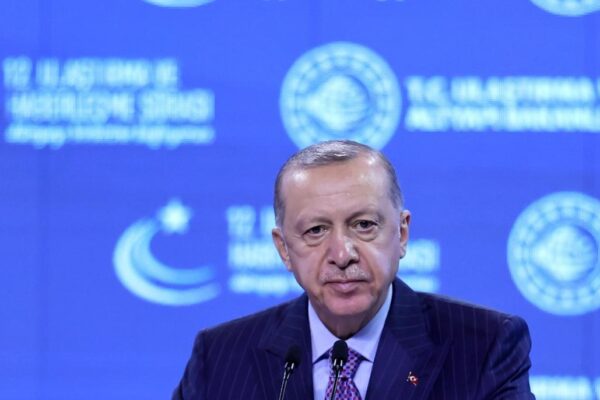 آئندہ سال ہم قومی الیکٹرک ریلوے انجن بنانے کا آغاز کریں گے: صدر ایردوان