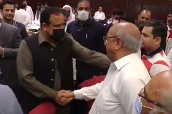 عثمان بزدار سے پارلیمانی قیادت کی ملاقات کی اندرونی کہانی سامنے آگئی
