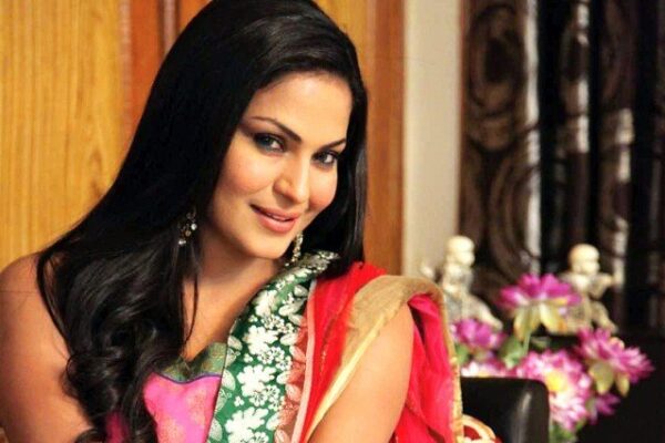 وینا ملک عمران خان کے ساتھ ورلڈ ٹور پر جانے کی خواہش مند