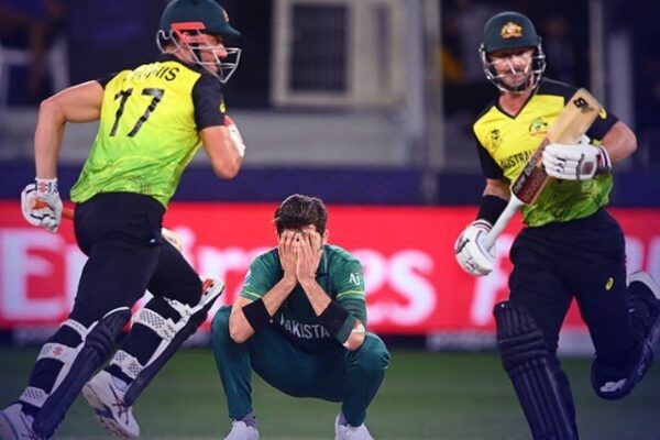 آسٹریلیا پاکستان کو شکست دیکر ٹی ٹوئنٹی ورلڈکپ کے فائنل میں پہنچ گیا