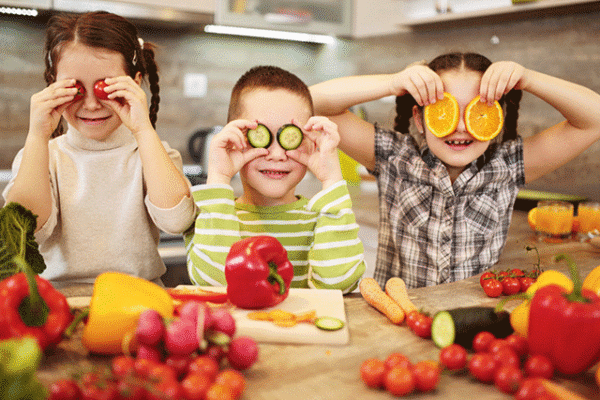 بچوں کو پھل اور سبزیاں کھلائیں، ان کا دماغ مضبوط بنائیں