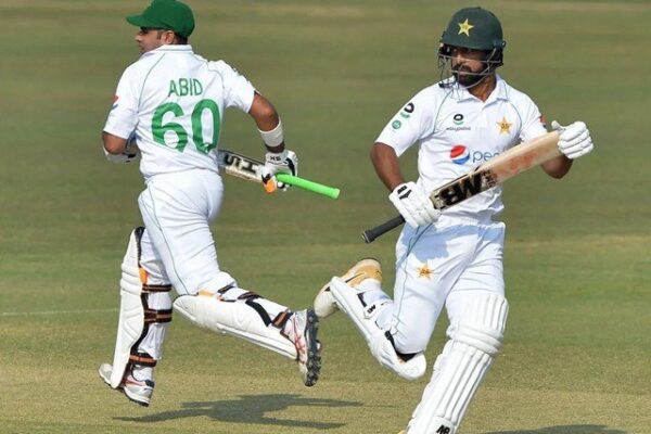 چٹاگانگ ٹیسٹ؛ پاکستان کی پوری ٹیم 286 رنز بنا کر آؤٹ ہو گئی