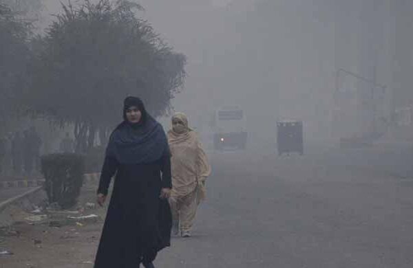 لاہور میں شہریوں کو ماسک اور عینک استعمال کرنے کی ہدایت