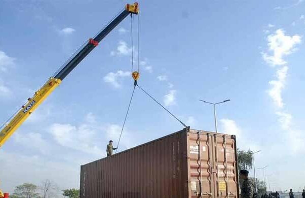 راولپنڈی میں 12 روز سے بند راستے کھل گئے، کالعدم تنظیم کے کارکن وزیرآباد میں موجود