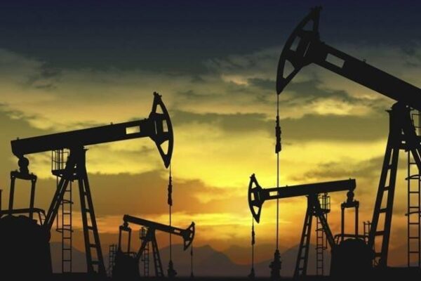 خام تیل کی عالمی قیمتیں کم ہو کر 82.87 ڈالر بیرل ہوگئیں