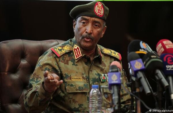 سوڈان بحران:  فوج نے چار وزراء کو رہا کر دیا