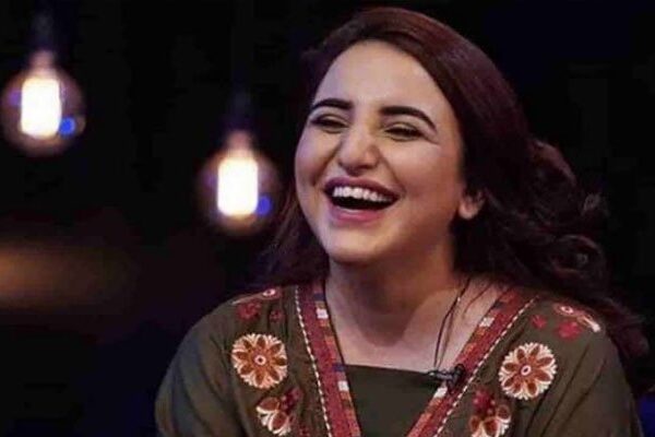 حریم شاہ سوشل میڈیا سے پیسے کیسے کماتی ہیں؟