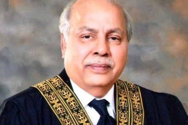 اب ہم گٹر بھی نہیں بنا سکتے پتہ نہیں ملک کو کس جگہ پہنچا دیا ہے، چیف جسٹس پاکستان