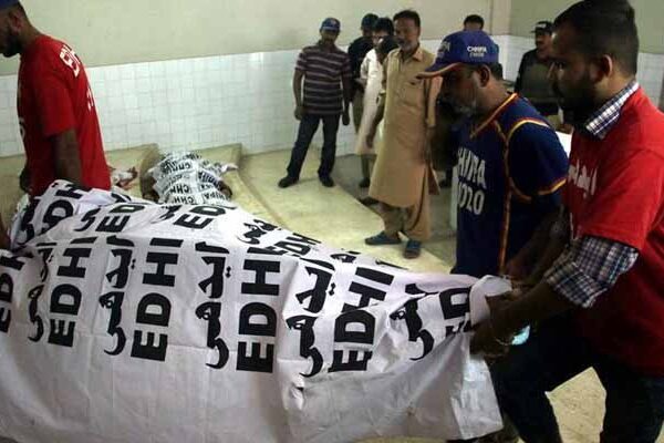 کراچی: نامعلوم افراد نے لڑکی کو گھر کے دروازے پر قتل کر دیا
