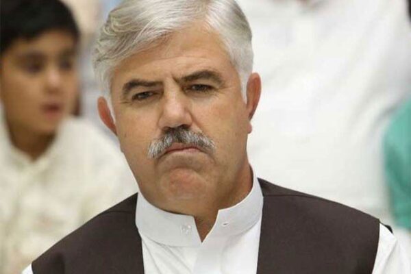 وزیراعلی خیبر پختونخوا کا ہفتے بھر میں کرپٹ اہلکاروں کو عہدوں سے ہٹانے کا حکم