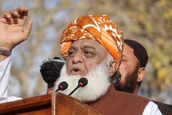 ملک کو کسی بین الاقوامی قوت کی کالونی بننے نہیں دینا: فضل الرحمان