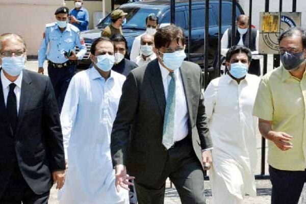 نوری آباد پاور پلانٹ کیس: وزیراعلیٰ سندھ عدالت میں پیش، فرد جرم پھر مؤخر